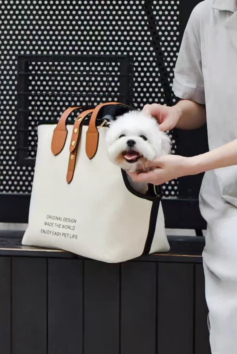 犬バッグ 顔出し窓付き大容量ペットキャリートート