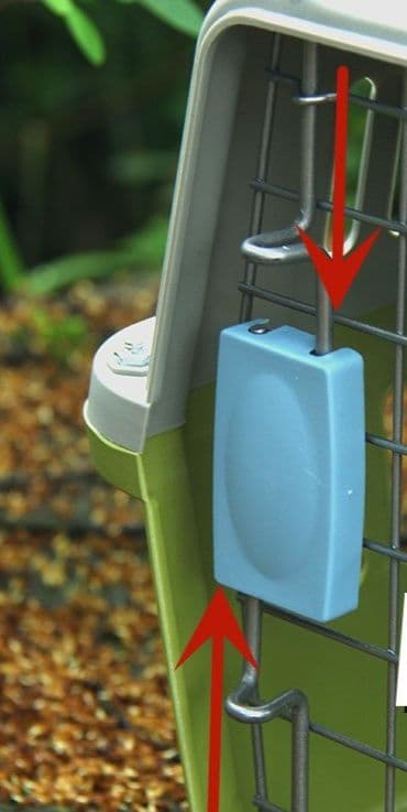 犬バッグ 通気性抜群ハードタイプペットキャリーケース